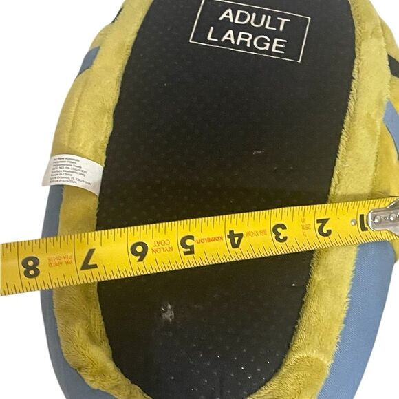 Universal Studios Despicable Me Minion Adult Slippers - Picture 11 of 14
